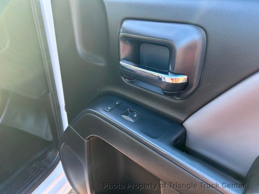 2015 Chevrolet 2500HD DURAMAX UTILITY CREW CAB 4x4 SUPER CLEAN! +LOOK INSIDE UTILITY BOXES! WOW!  SUPER CLEAN UNIT! - 22108613 - 53