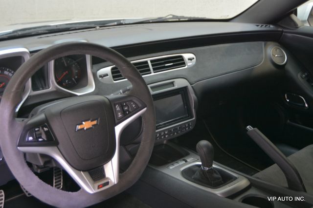 2015 Chevrolet Camaro 1 of 48 - 23085103 - 14