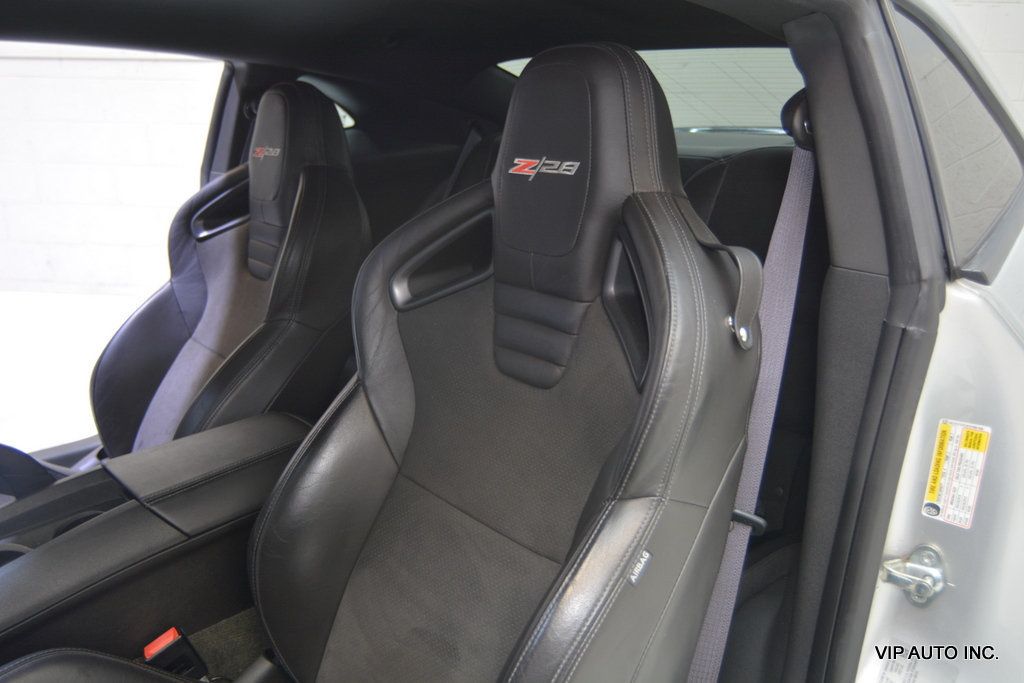 2015 Chevrolet Camaro 1 of 48 - 23085103 - 16