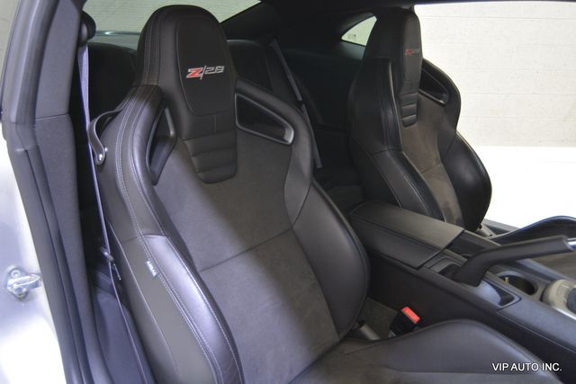 2015 Chevrolet Camaro 1 of 48 - 23085103 - 17