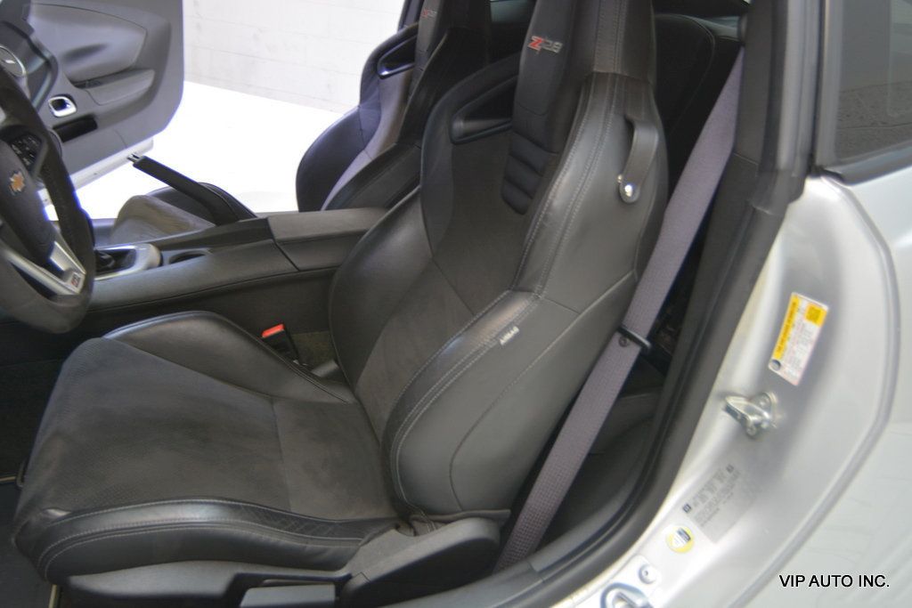 2015 Chevrolet Camaro 1 of 48 - 23085103 - 22