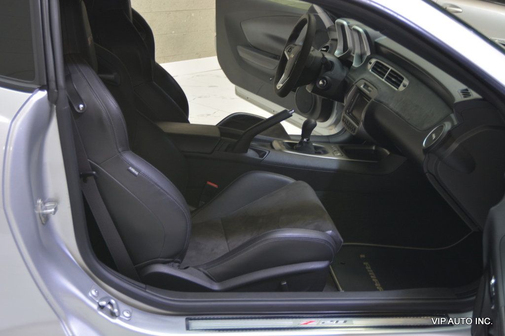 2015 Chevrolet Camaro 1 of 48 - 23085103 - 23