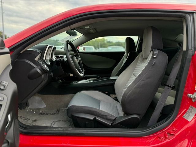 2015 Chevrolet Camaro 2dr Coupe LS w/1LS - 22886514 - 10