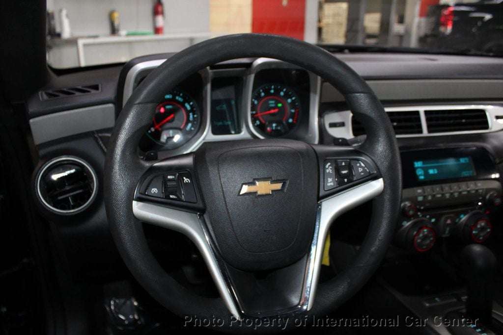 2015 Chevrolet Camaro photo 11