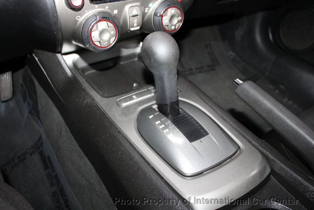 2015 Chevrolet Camaro photo 14