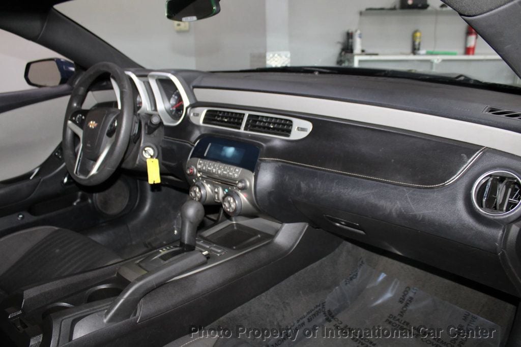 2015 Chevrolet Camaro photo 23