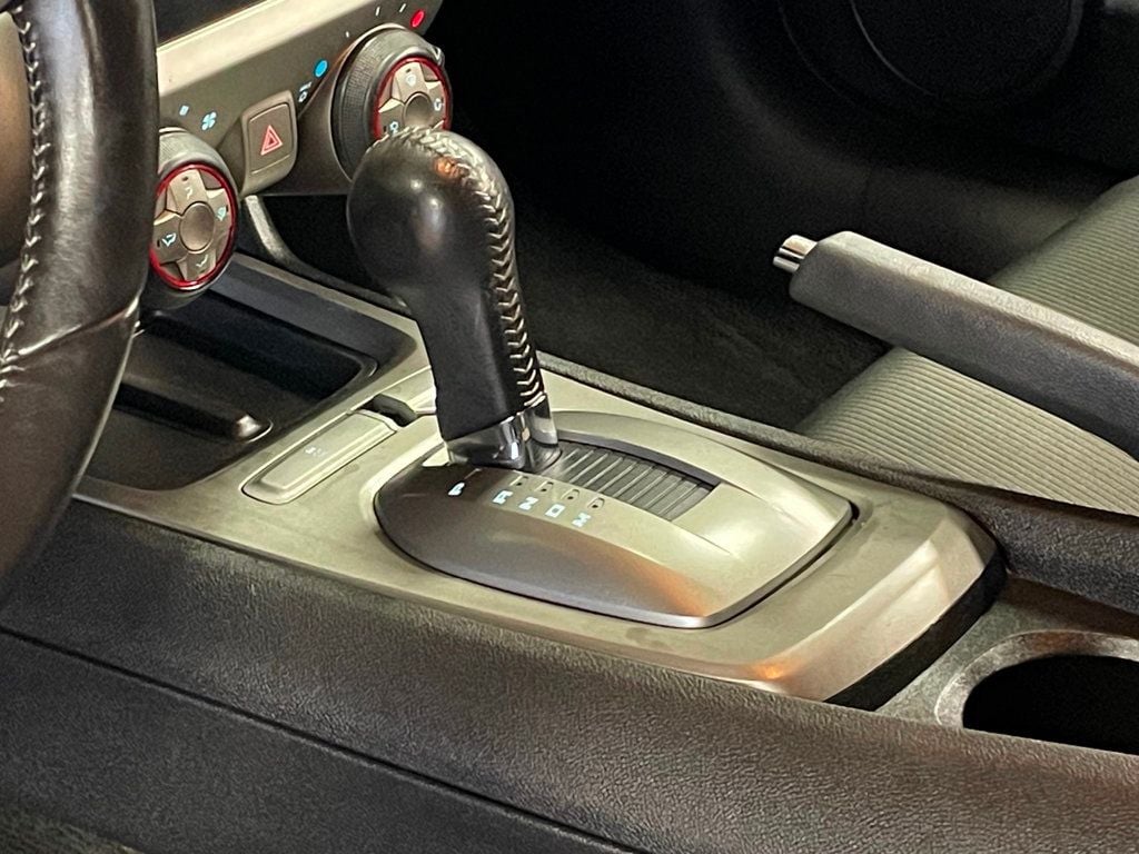 2015 Chevrolet Camaro 2dr Coupe LT w/1LT - 22979772 - 12