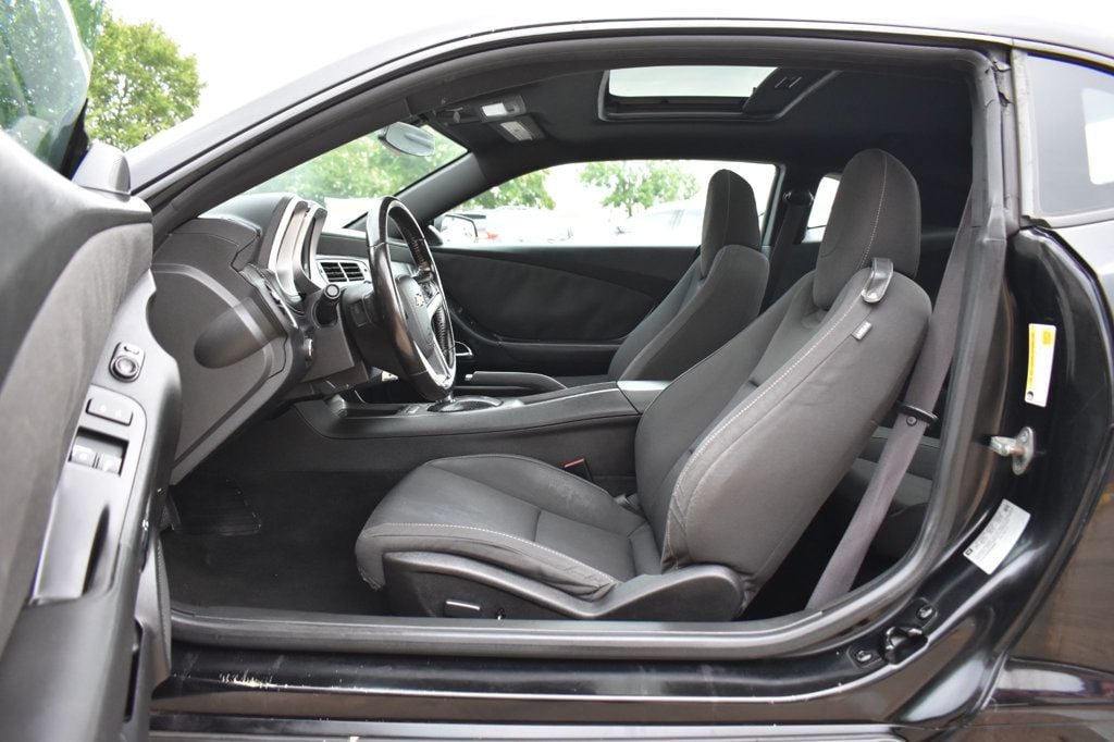 2015 Chevrolet Camaro 2dr Coupe LT w/1LT - 23067811 - 11