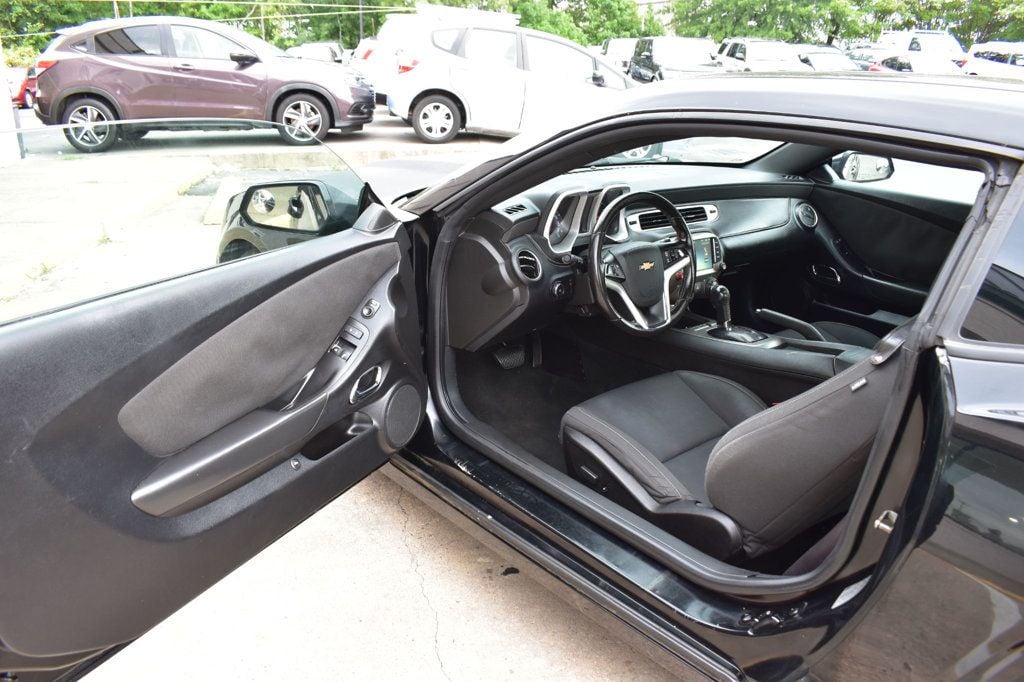2015 Chevrolet Camaro 2dr Coupe LT w/1LT - 23067811 - 13