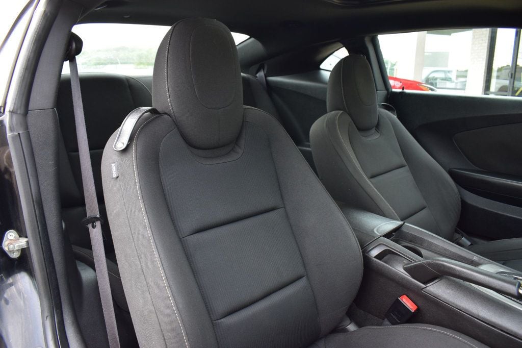 2015 Chevrolet Camaro 2dr Coupe LT w/1LT - 23067811 - 15