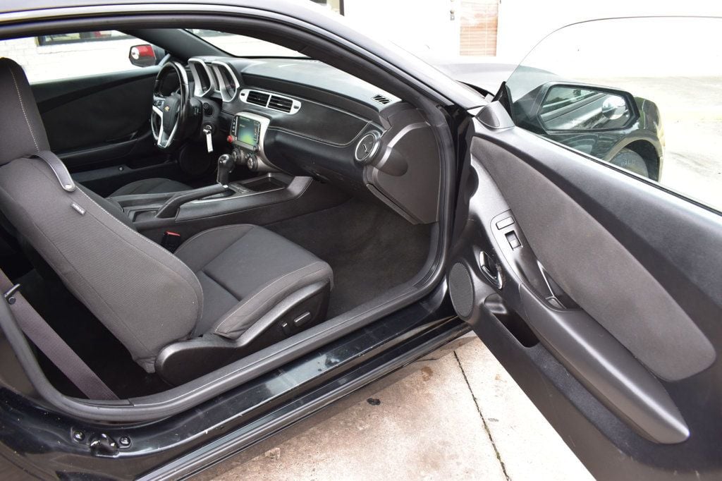 2015 Chevrolet Camaro 2dr Coupe LT w/1LT - 23067811 - 16