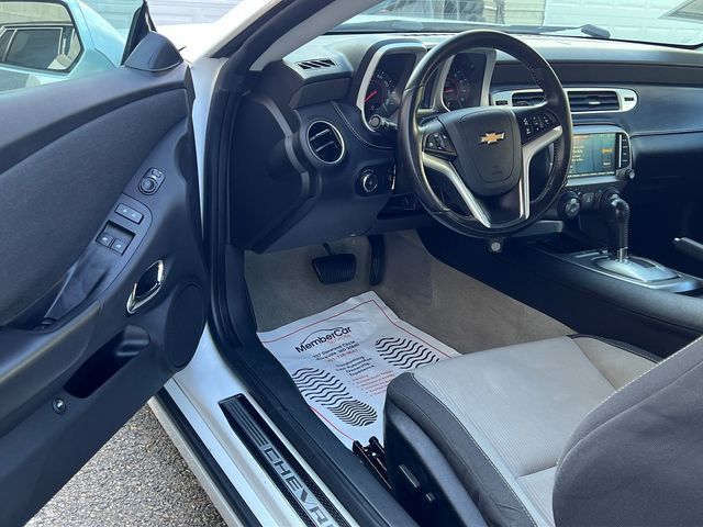 2015 Chevrolet Camaro 2dr Coupe LT w/1LT - 23044642 - 9