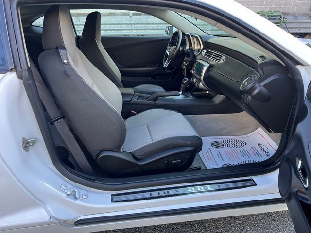 2015 Chevrolet Camaro 2dr Coupe LT w/1LT - 23044642 - 16