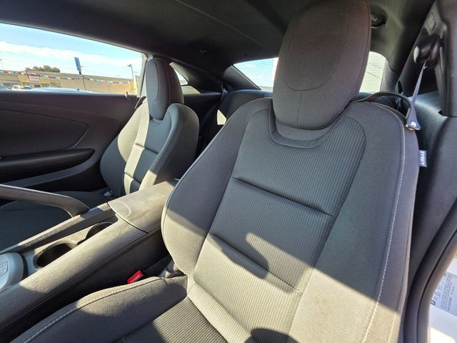 2015 Chevrolet Camaro 2dr Coupe LT w/1LT - 22943810 - 14