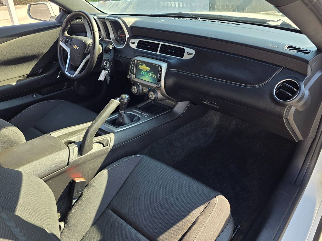 2015 Chevrolet Camaro 2dr Coupe LT w/1LT - 22943810 - 1