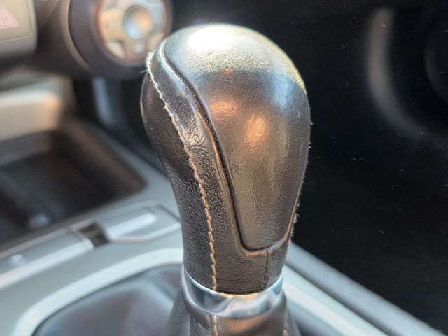 2015 Chevrolet Camaro 2dr Coupe LT w/1LT - 22943810 - 29