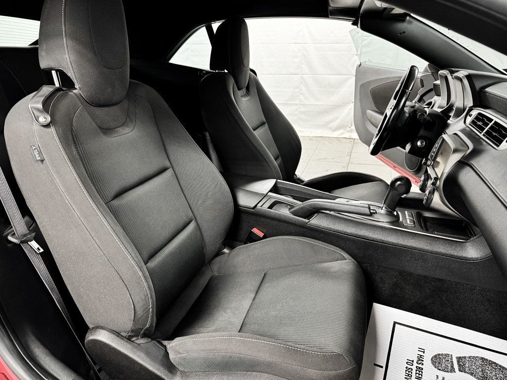 2015 Chevrolet Camaro 1LT photo 10