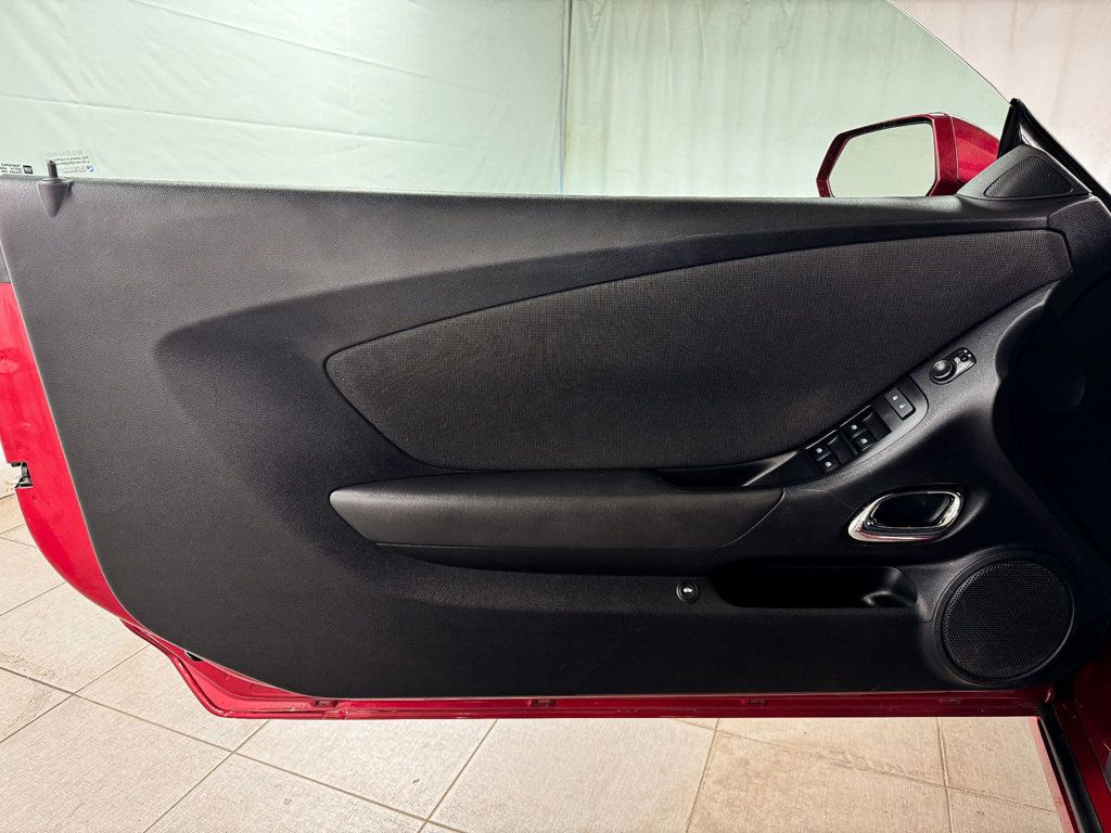 2015 Chevrolet Camaro 1LT photo 12