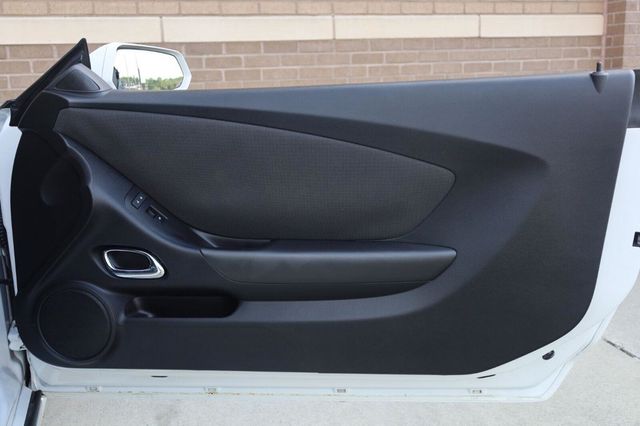 2015 Chevrolet Camaro SS - 23058536 - 17