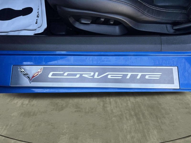 2015 Chevrolet Corvette 2dr Stingray Z51 Coupe w/2LT - 23044338 - 17