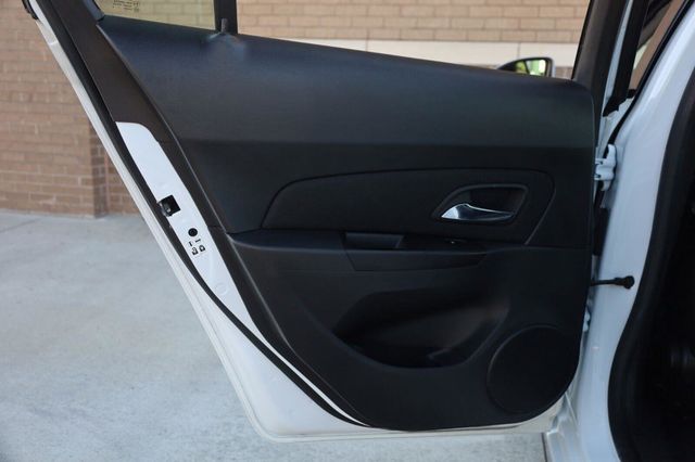 2015 Chevrolet Cruze LT - 23072905 - 18
