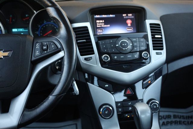 2015 Chevrolet Cruze LT - 23072905 - 31