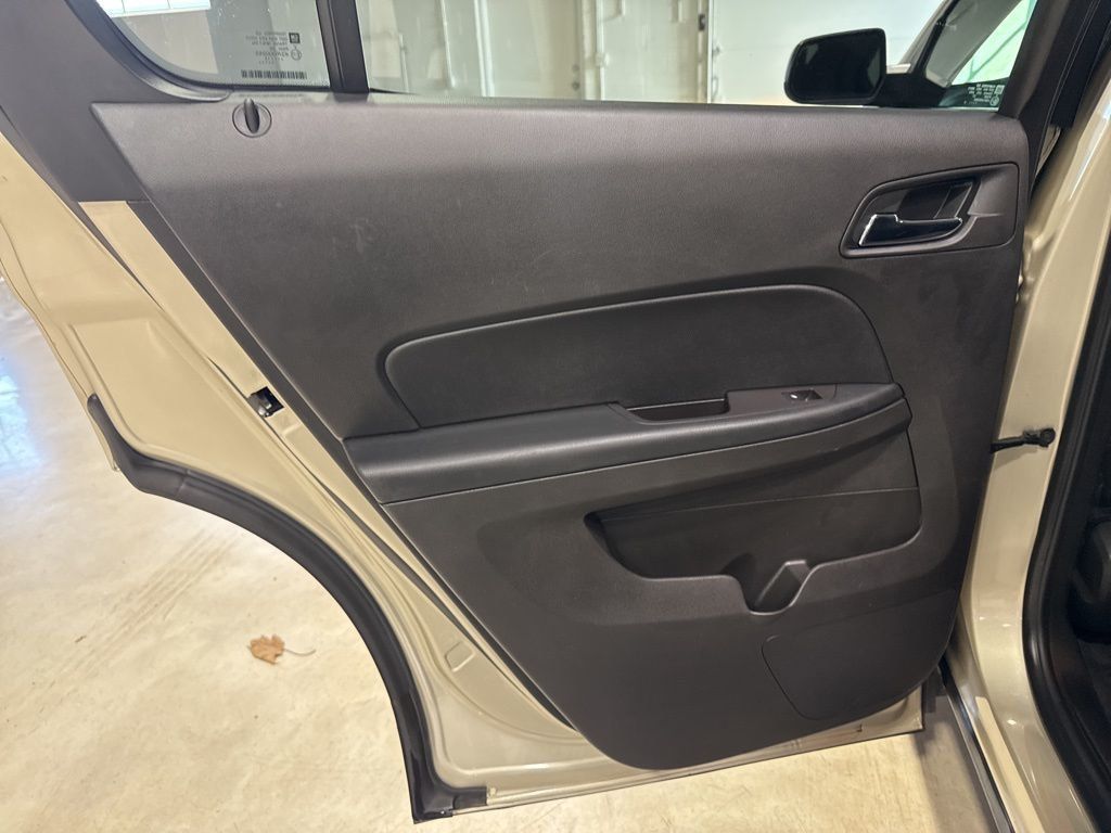 2015 Chevrolet Equinox FWD 4dr LT w/2LT - 22996619 - 31