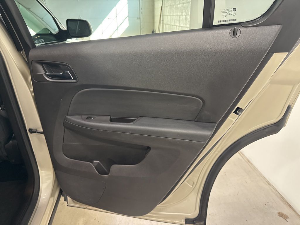 2015 Chevrolet Equinox FWD 4dr LT w/2LT - 22996619 - 38