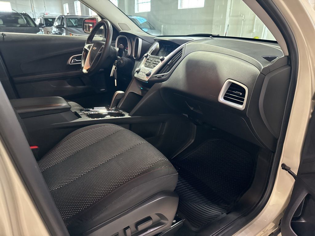 2015 Chevrolet Equinox FWD 4dr LT w/2LT - 22996619 - 40