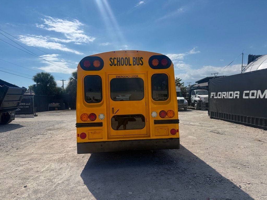 2015 Chevrolet Express 4500 Shuttle Bus 4500 Van 159 - 22988400 - 2