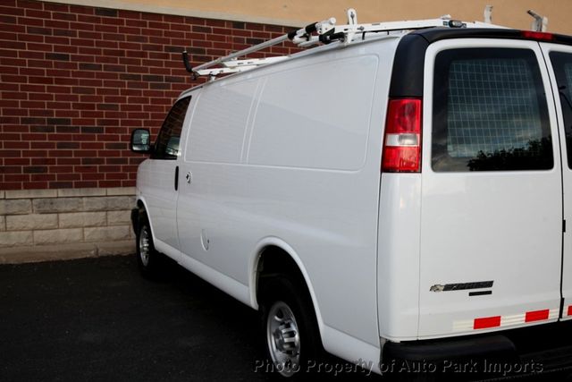 2015 Chevrolet Express Cargo Van RWD 2500 135" - 22827294 - 17