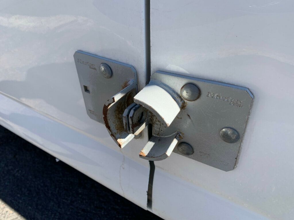 2015 Chevrolet Express Cargo Van RWD 2500 135" - 22971353 - 18