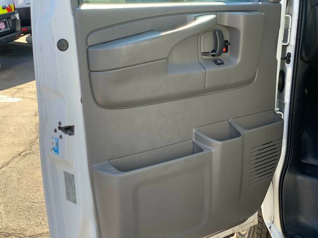 2015 Chevrolet Express Cargo Van RWD 2500 135" - 22971353 - 28