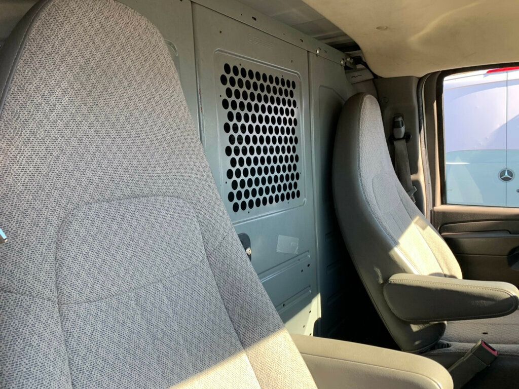 2015 Chevrolet Express Cargo Van RWD 2500 135" - 22971353 - 36
