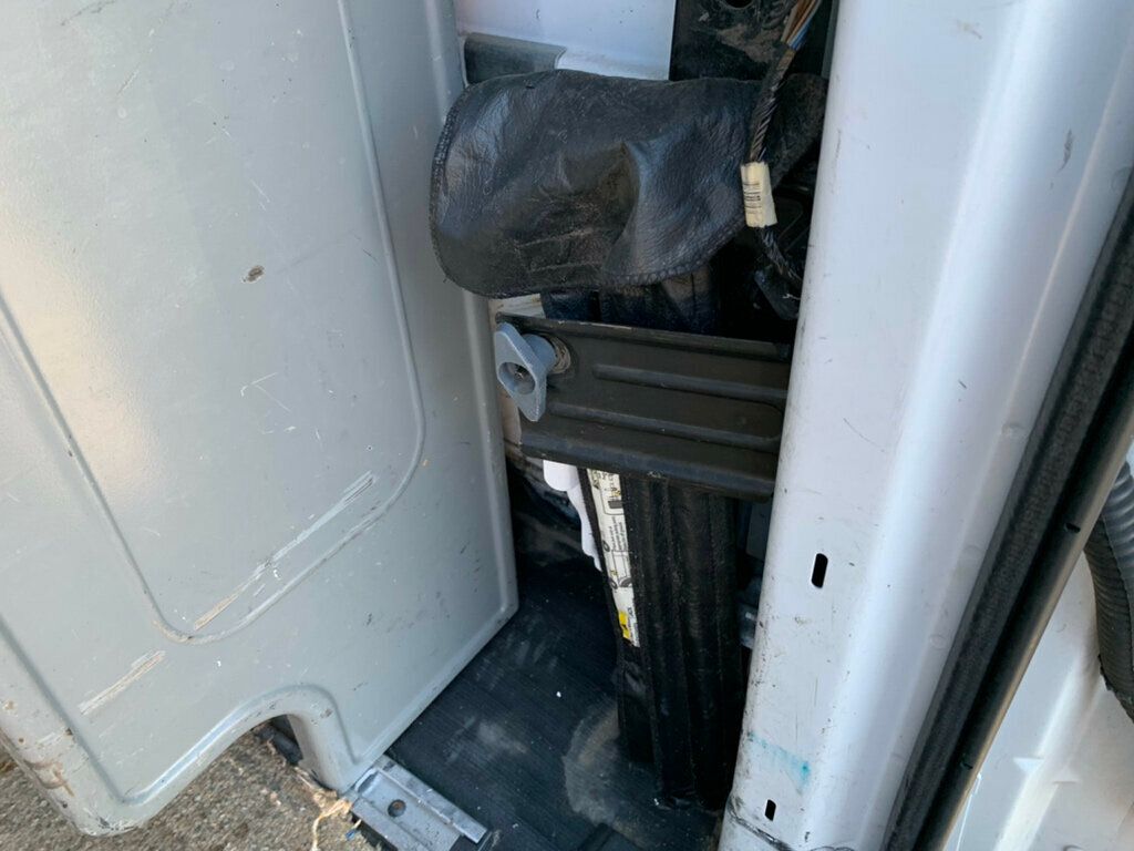 2015 Chevrolet Express Cargo Van RWD 2500 135" - 22971353 - 38