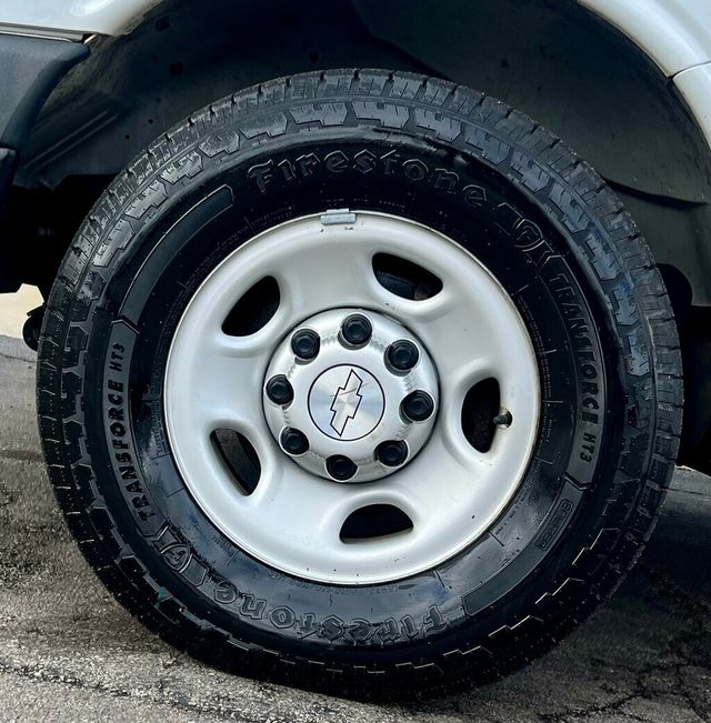 2015 Chevrolet Express Cargo Van RWD 2500 135" - 23007324 - 17