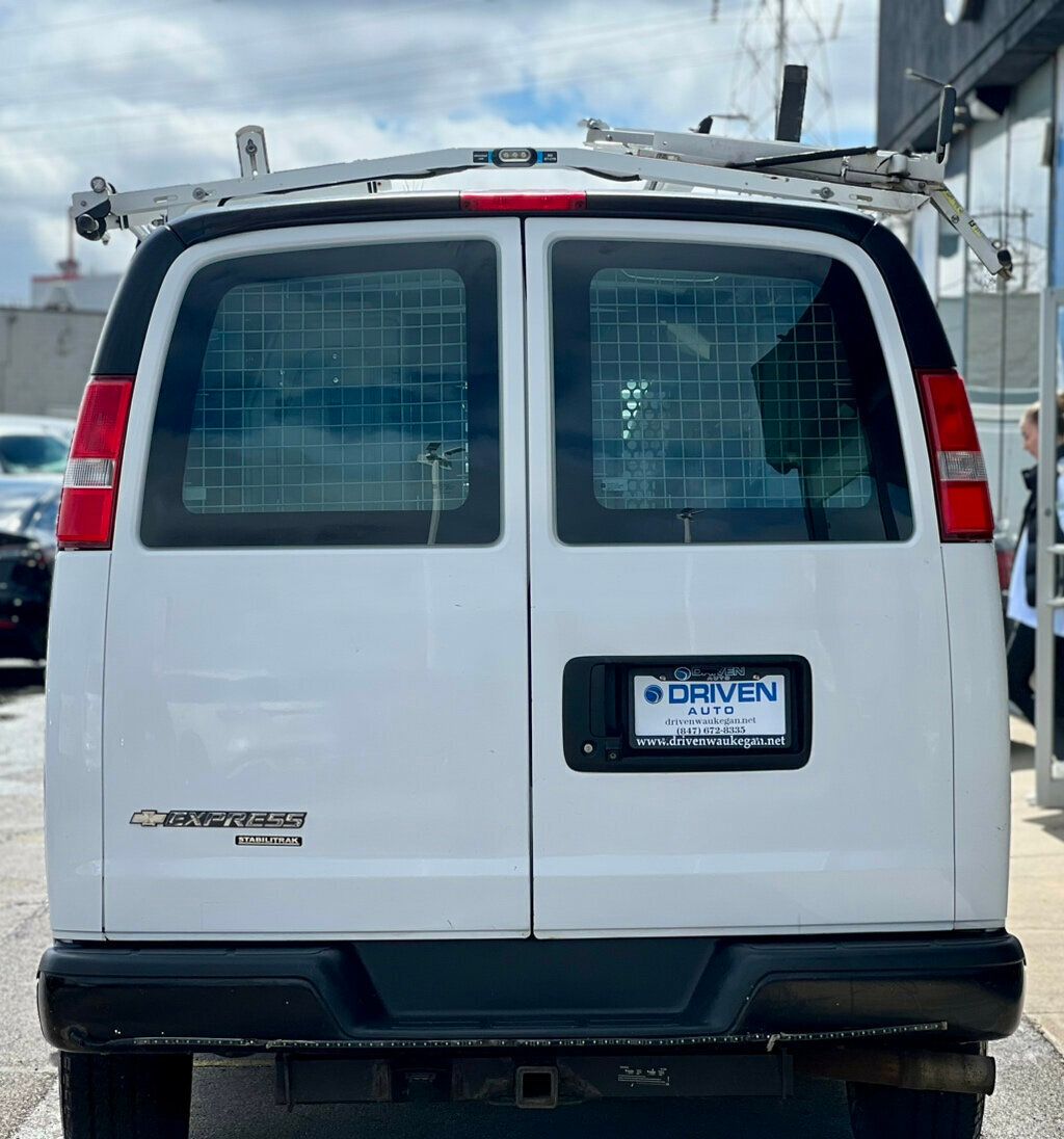 2015 Chevrolet Express Cargo Van RWD 2500 135" - 23007324 - 22