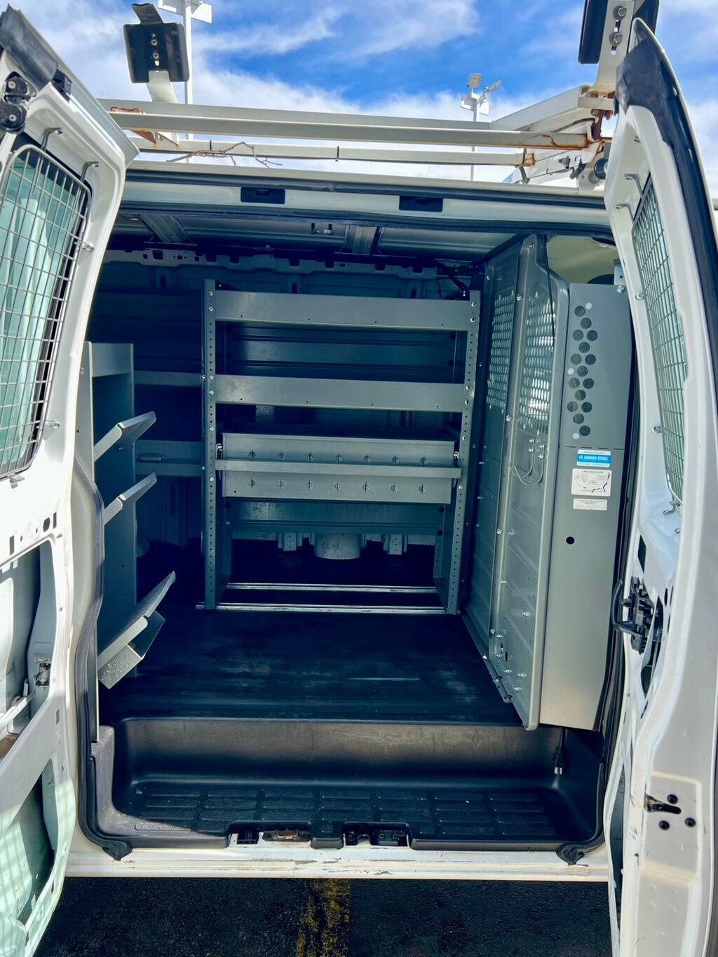 2015 Chevrolet Express Cargo Van RWD 2500 135" - 23007324 - 8