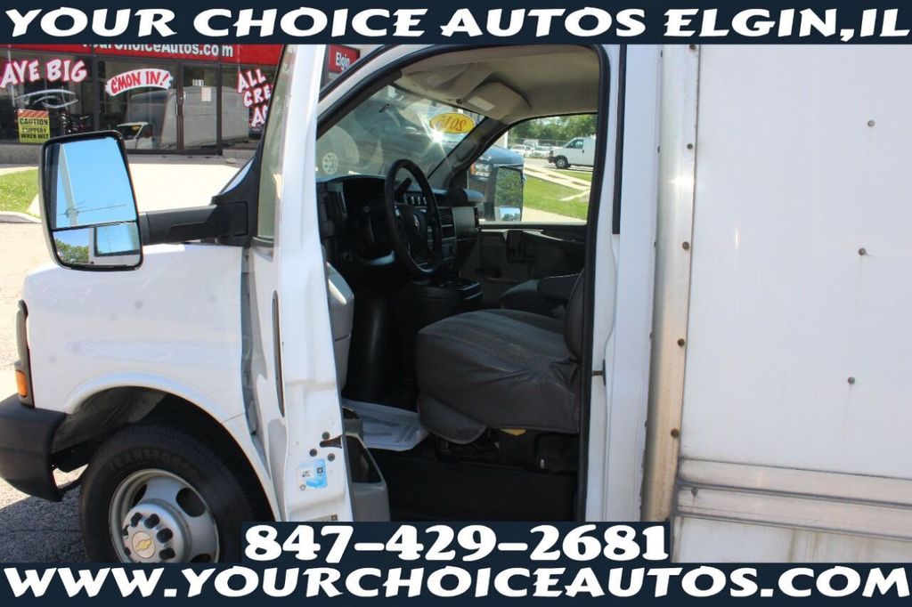 2015 Chevrolet Express Commercial Cutaway 3500 Van 159" - 21457452 - 11