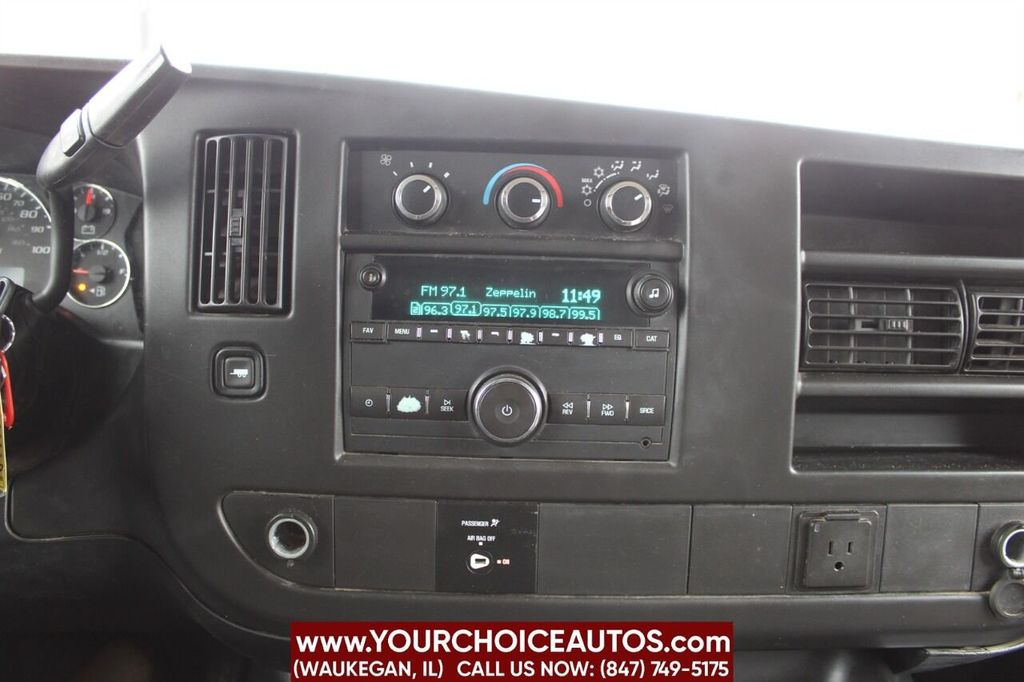 2015 Chevrolet Express Commercial Cutaway 3500 Van 159" - 22308876 - 24