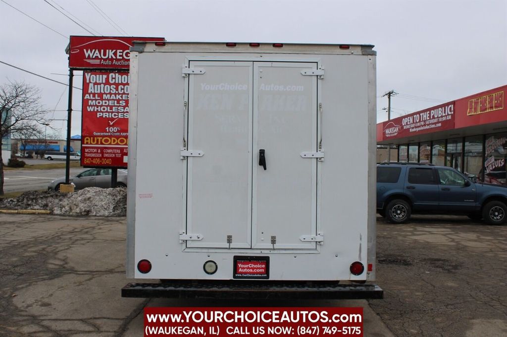 2015 Chevrolet Express Commercial Cutaway 3500 Van 159" - 22308876 - 3