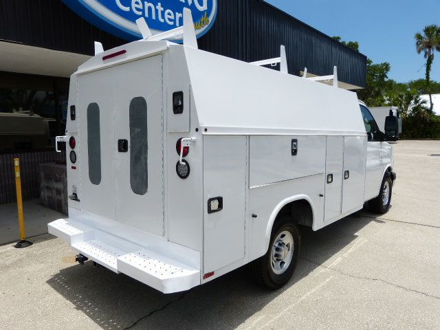 2015 Chevrolet Express Commercial Cutaway 6.0L V8 GAS*3500*139" WB*SRW*"KUV" ENCLOSED SERVICE BODY VAN! - 23040955 - 4