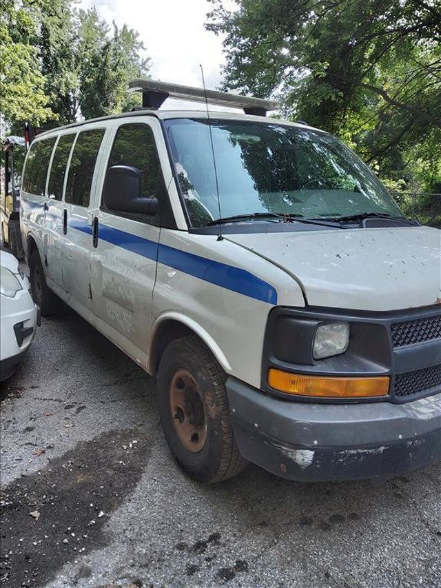 2015 Chevrolet Express Passenger ONE OF SEVERAL IN STOCK TO CHOOSE FROM GREAT BUY - 22578677 - 1