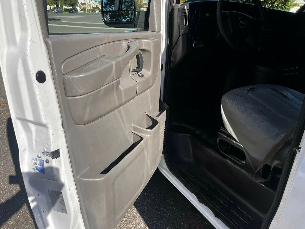 2015 Chevrolet Express Passenger ONE OF SEVERAL IN STOCK TO CHOOSE FROM GREAT BUY - 22578677 - 25