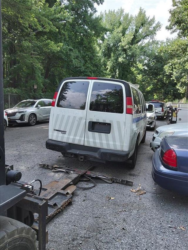 2015 Chevrolet Express Passenger ONE OF SEVERAL IN STOCK TO CHOOSE FROM GREAT BUY - 22578677 - 3