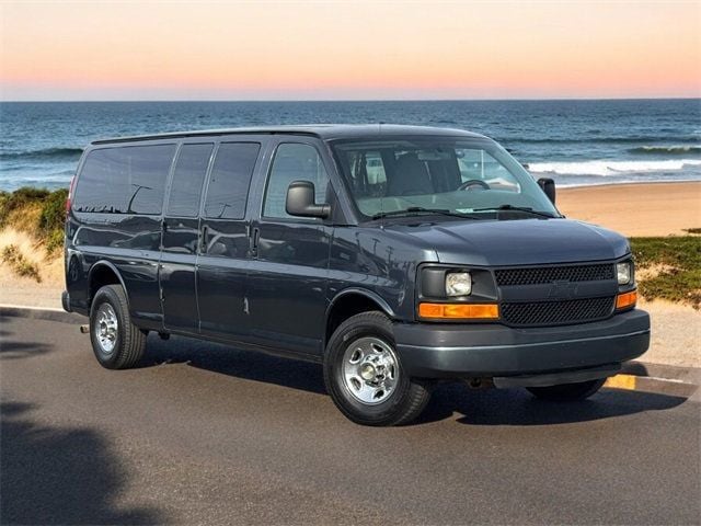 2015 Chevrolet Express Passenger RWD 3500 155" LS w/1LS - 22703438 - 1