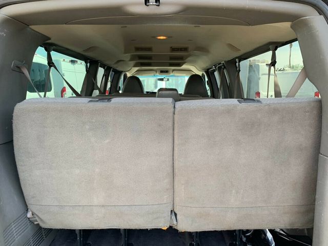 2015 Chevrolet Express Passenger RWD 3500 155" LT w/1LT 6.0L V8 12-Passenger - 23052763 - 9