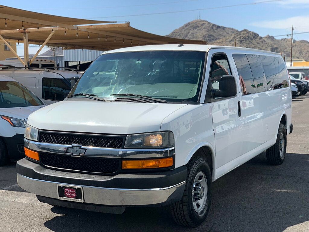 2015 Chevrolet Express Passenger RWD 3500 155" LT w/1LT 6.0L V8 12-Passenger - 23052763 - 12