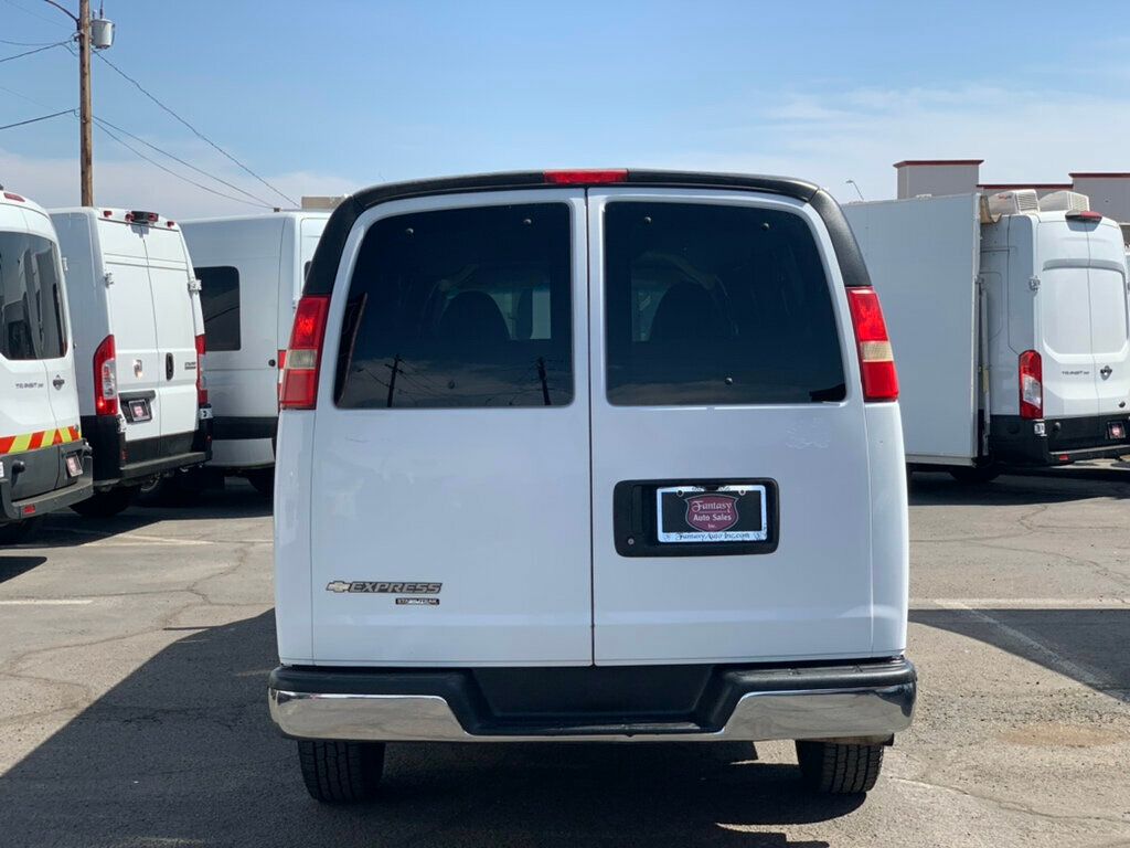 2015 Chevrolet Express Passenger RWD 3500 155" LT w/1LT 6.0L V8 12-Passenger - 23052763 - 16