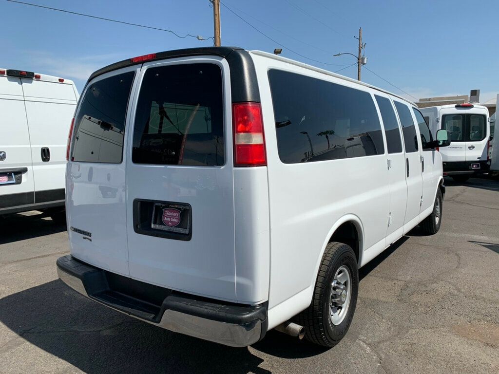 2015 Chevrolet Express Passenger RWD 3500 155" LT w/1LT 6.0L V8 12-Passenger - 23052763 - 18